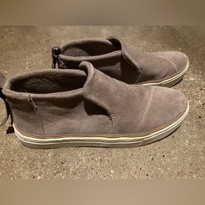 TOMS women’s 8.5